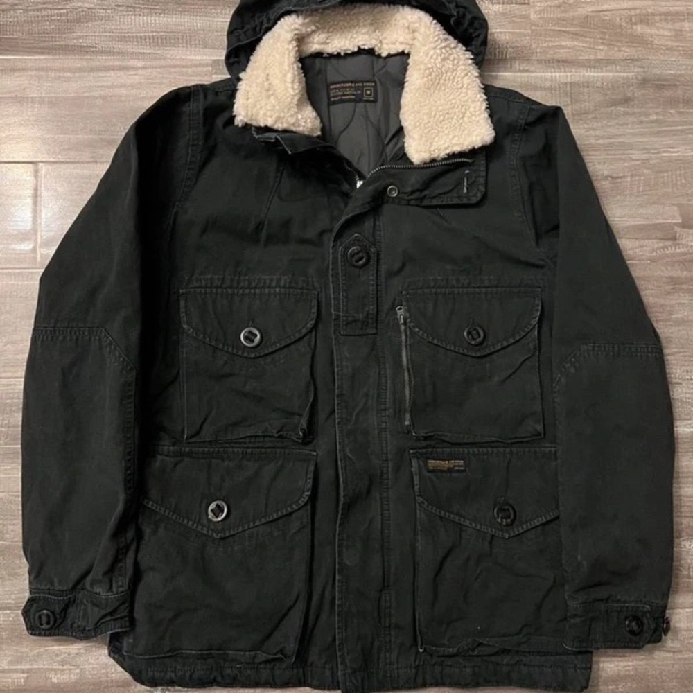 Abercrombie & Fitch Black Field Jacket with Cream Sherpa Collar